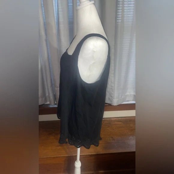 Loft Black Scalloped Tank Top *make offers* - Picture 3 of 8